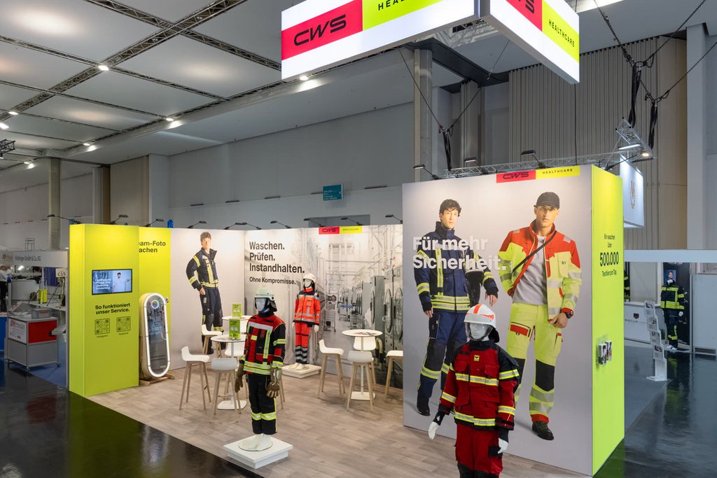 Healthcare-Bereich des Messestands von CWS auf der CMS Berlin 2025, Beispiel aus vier Messen seit 2019